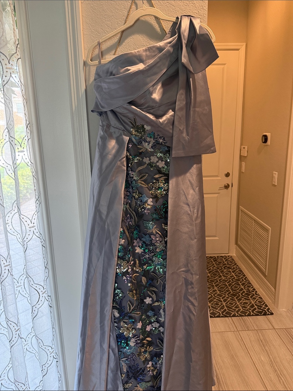 One-Shoulder Silver Gray Evening Gown with Embroidered Panel
